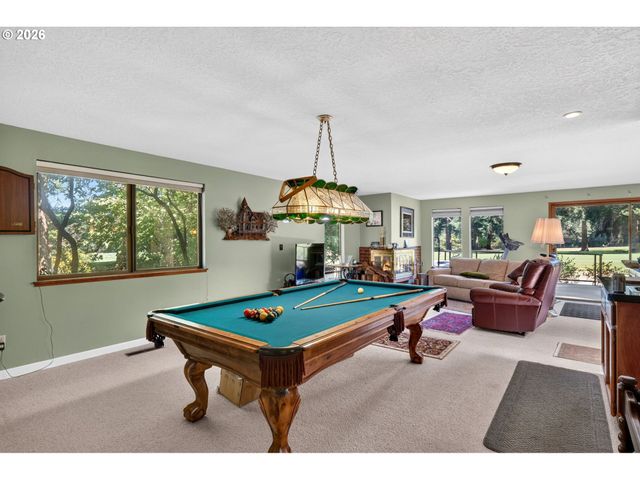 770 Ne 31ST Pl, Canby, OR 97013