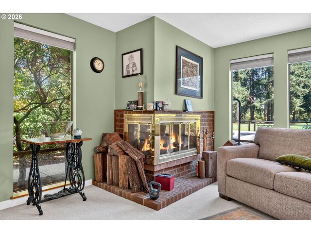 770 Ne 31ST Pl, Canby, OR 97013