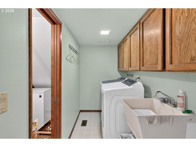 770 Ne 31ST Pl, Canby, OR 97013