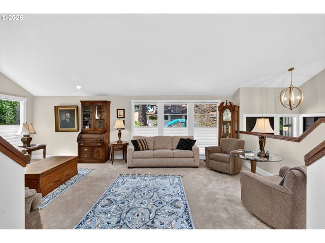 770 Ne 31ST Pl, Canby, OR 97013