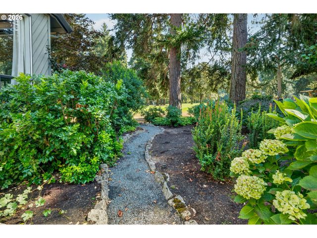 770 Ne 31ST Pl, Canby, OR 97013