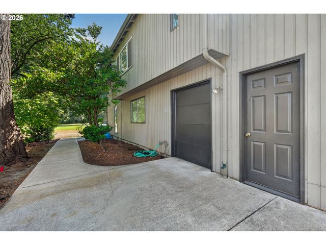 770 Ne 31ST Pl, Canby, OR 97013