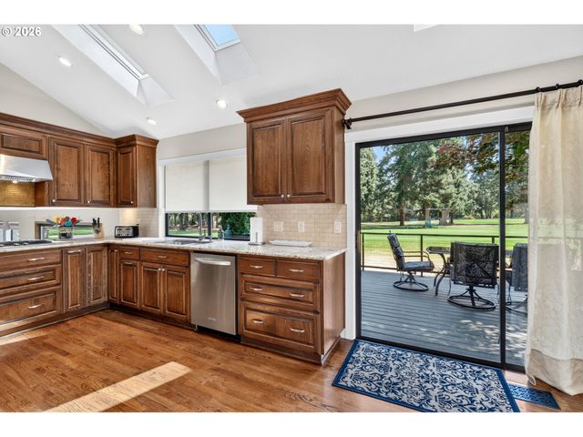 770 Ne 31ST Pl, Canby, OR 97013