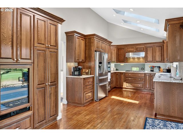 770 Ne 31ST Pl, Canby, OR 97013