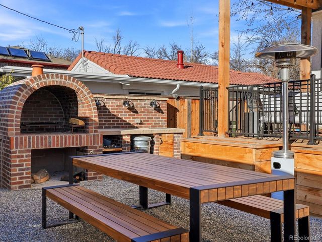 935 Monaco Parkway, Denver, CO 80220