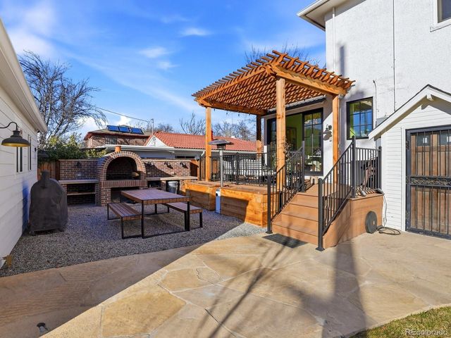 935 Monaco Parkway, Denver, CO 80220