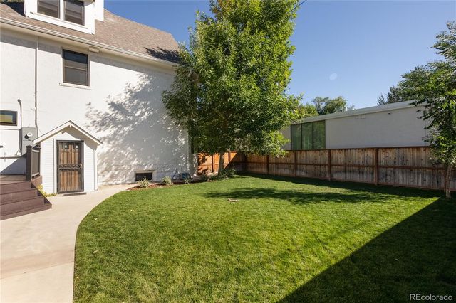 935 Monaco Parkway, Denver, CO 80220
