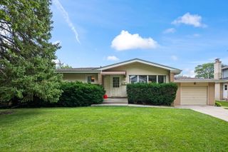 743 S Bennett Avenue, Palatine, IL 60067