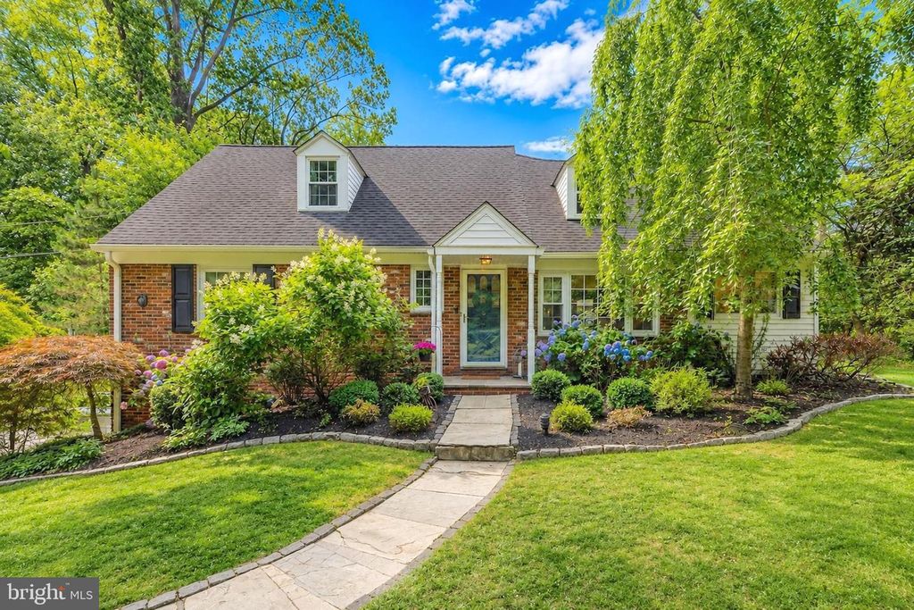 661 OLD EAGLE SCHOOL RD, Wayne, PA 19087