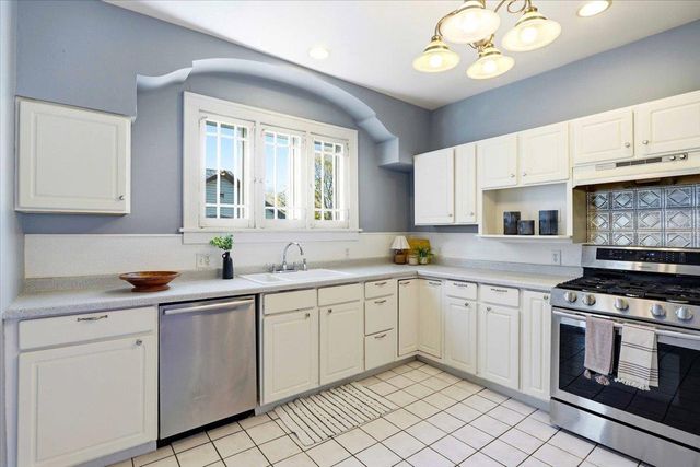 115 6th Avenue, Baraboo, WI 53913