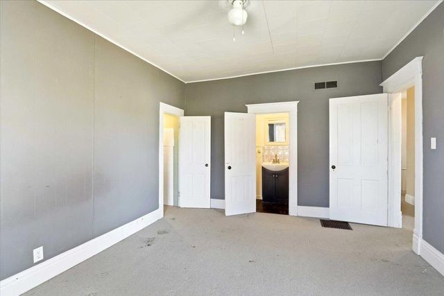 115 6th Avenue, Baraboo, WI 53913