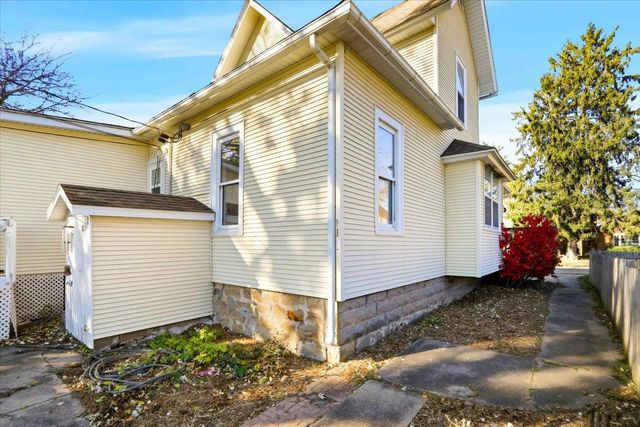 115 6th Avenue, Baraboo, WI 53913