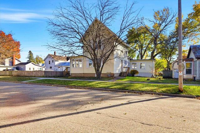 115 6th Avenue, Baraboo, WI 53913