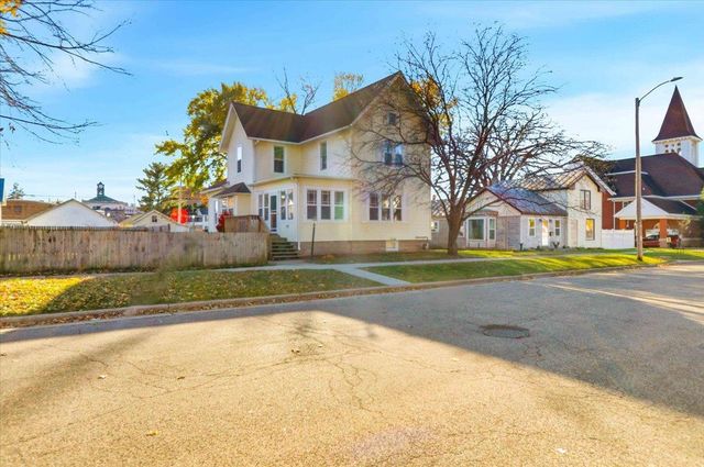 115 6th Avenue, Baraboo, WI 53913