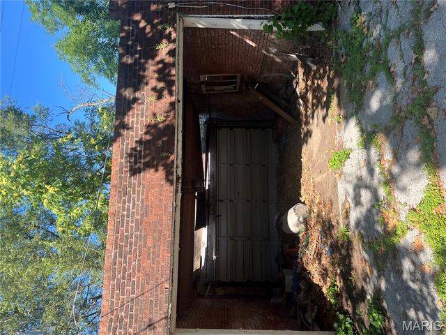 5968 DeGiverville Ave, St Louis, MO 63112