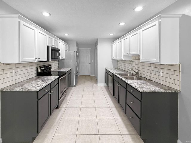 7740 Miranda Drive, Evansville, IN 47711