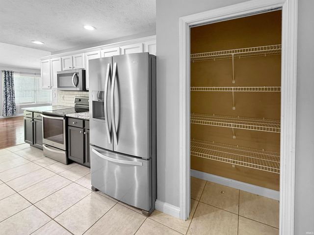 7740 Miranda Drive, Evansville, IN 47711