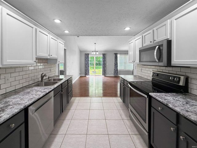 7740 Miranda Drive, Evansville, IN 47711