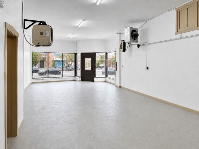 6600 N Clark Street, Chicago, IL 60626