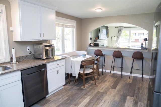 3610 SUNNYSLOPE STREET, Green Bay, WI 54301