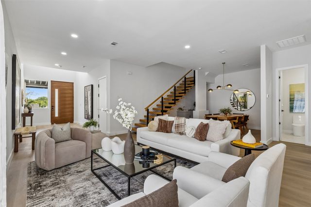 816 Premier Parkway, Grand Prairie, TX 75051