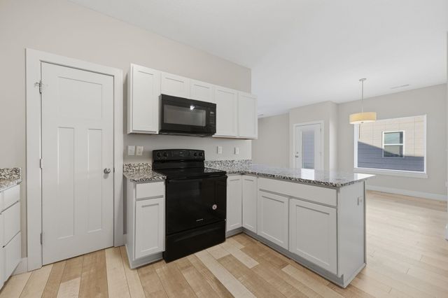 8110-8112 E 34th Ct S, Wichita, KS 67210