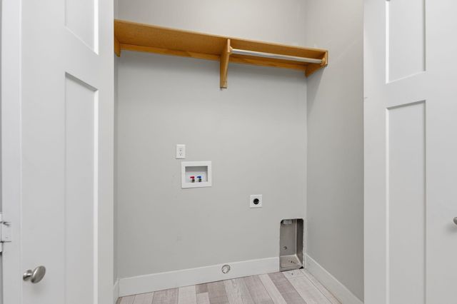 8110-8112 E 34th Ct S, Wichita, KS 67210