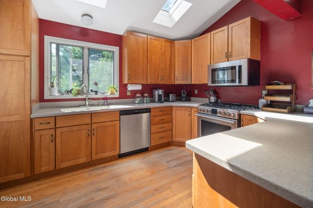 1045 Balltown Road, Niskayuna, NY 12309