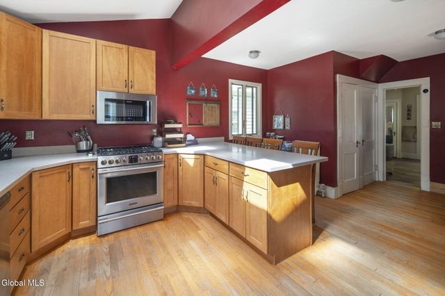 1045 Balltown Road, Niskayuna, NY 12309