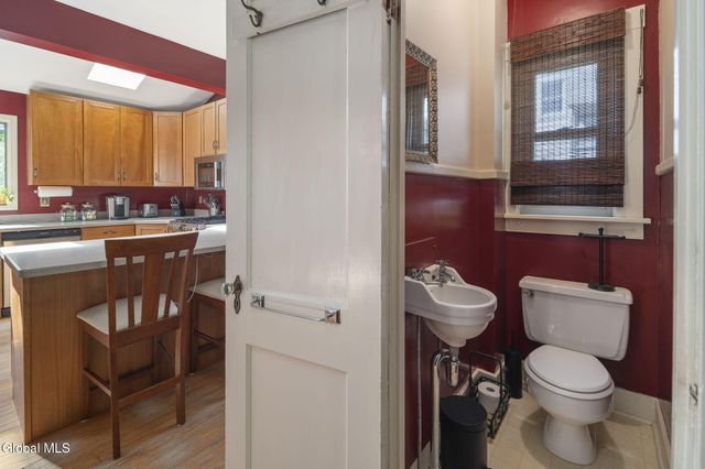 1045 Balltown Road, Niskayuna, NY 12309