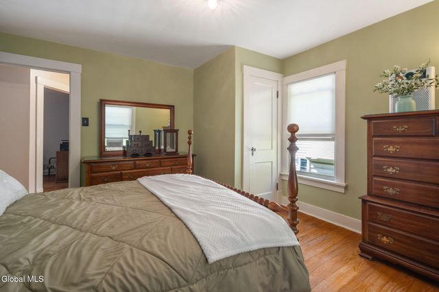 1045 Balltown Road, Niskayuna, NY 12309