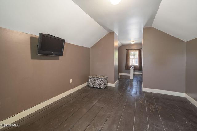 1045 Balltown Road, Niskayuna, NY 12309