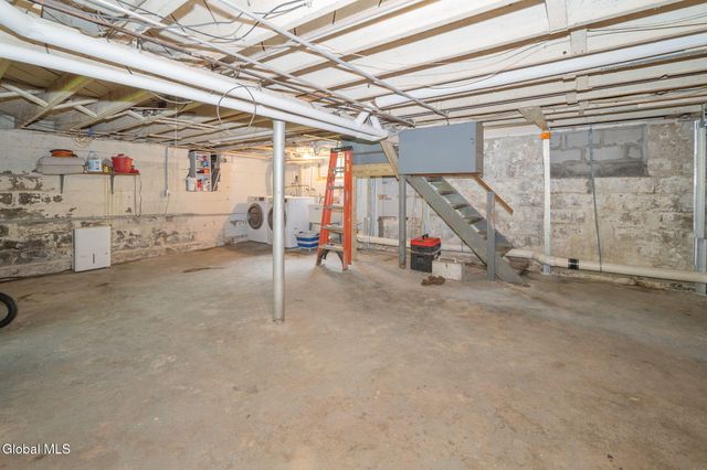 1045 Balltown Road, Niskayuna, NY 12309