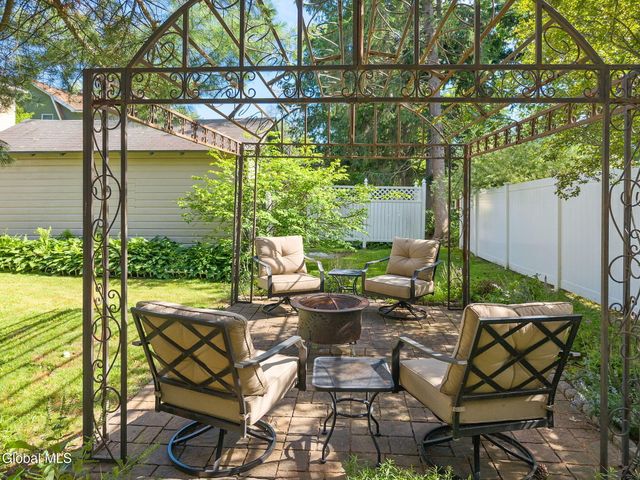 1045 Balltown Road, Niskayuna, NY 12309