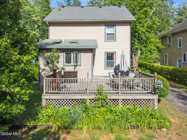 1045 Balltown Road, Niskayuna, NY 12309