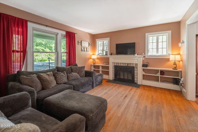 1045 Balltown Road, Niskayuna, NY 12309