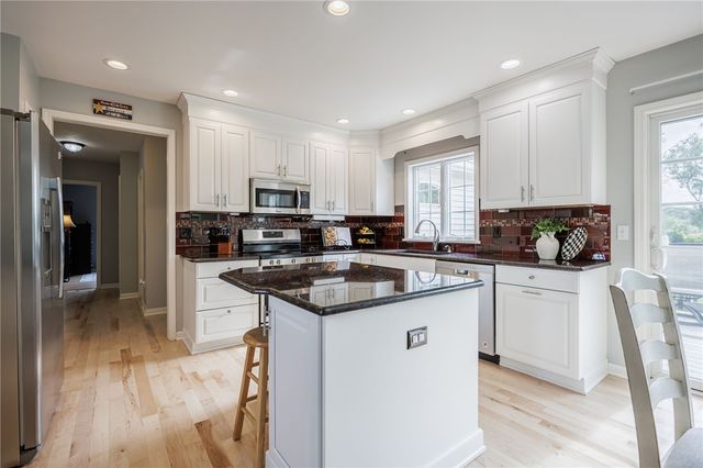 31 Captiva Crossing, Perinton, NY 14450