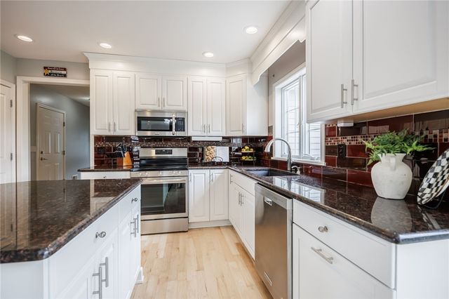 31 Captiva Crossing, Perinton, NY 14450
