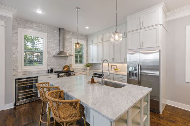 908B Gale Ln, Nashville, TN 37204