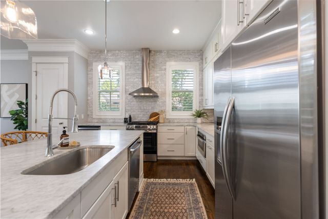 908B Gale Ln, Nashville, TN 37204