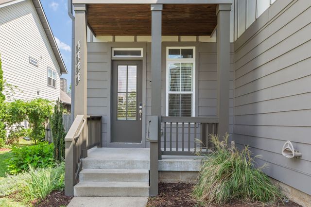 908B Gale Ln, Nashville, TN 37204