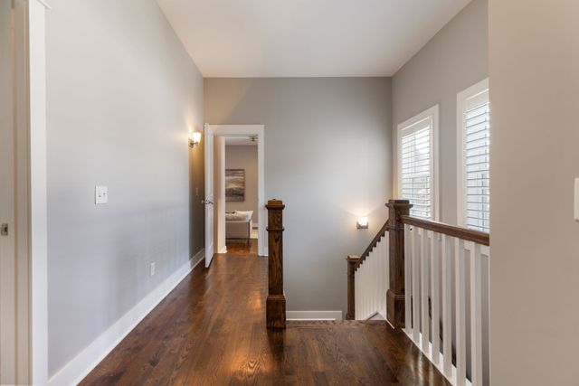 908B Gale Ln, Nashville, TN 37204