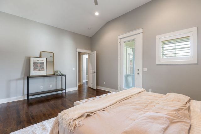 908B Gale Ln, Nashville, TN 37204
