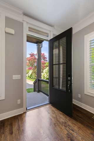 908B Gale Ln, Nashville, TN 37204