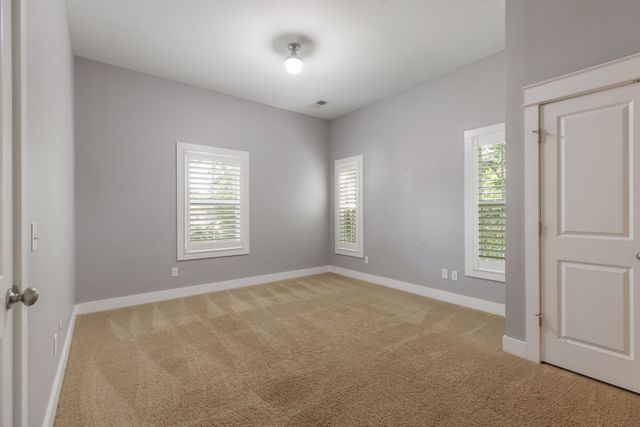 908B Gale Ln, Nashville, TN 37204