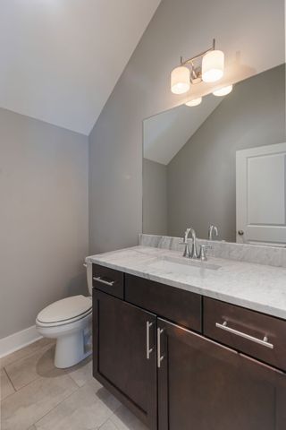 908B Gale Ln, Nashville, TN 37204