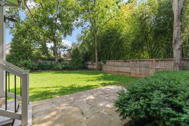 908B Gale Ln, Nashville, TN 37204