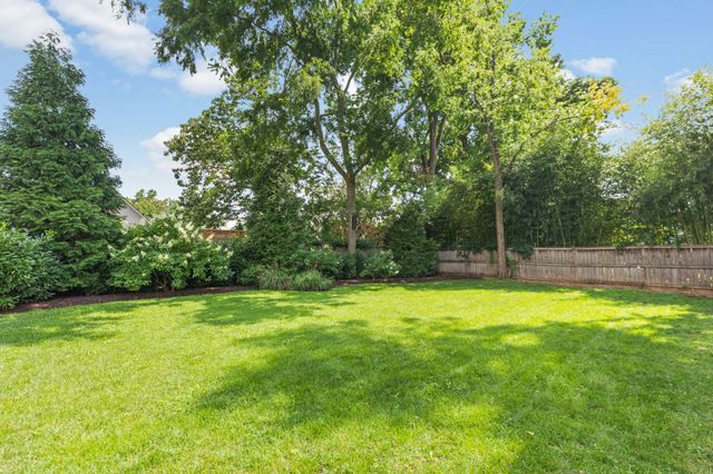 908B Gale Ln, Nashville, TN 37204