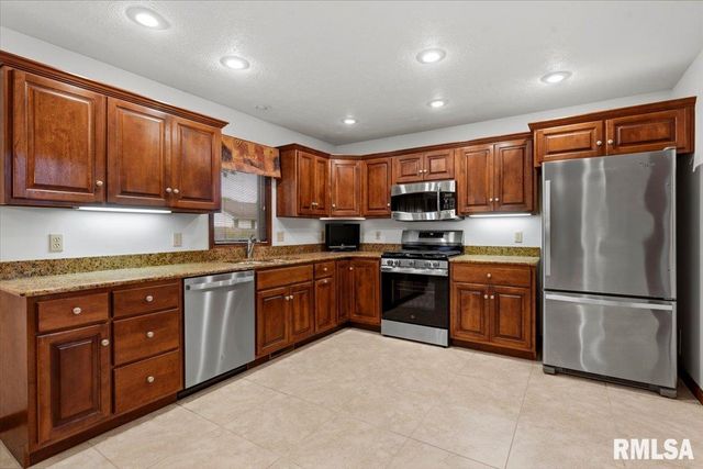 2013 Redlands Drive, Springfield, IL 62711