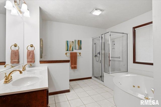 2013 Redlands Drive, Springfield, IL 62711